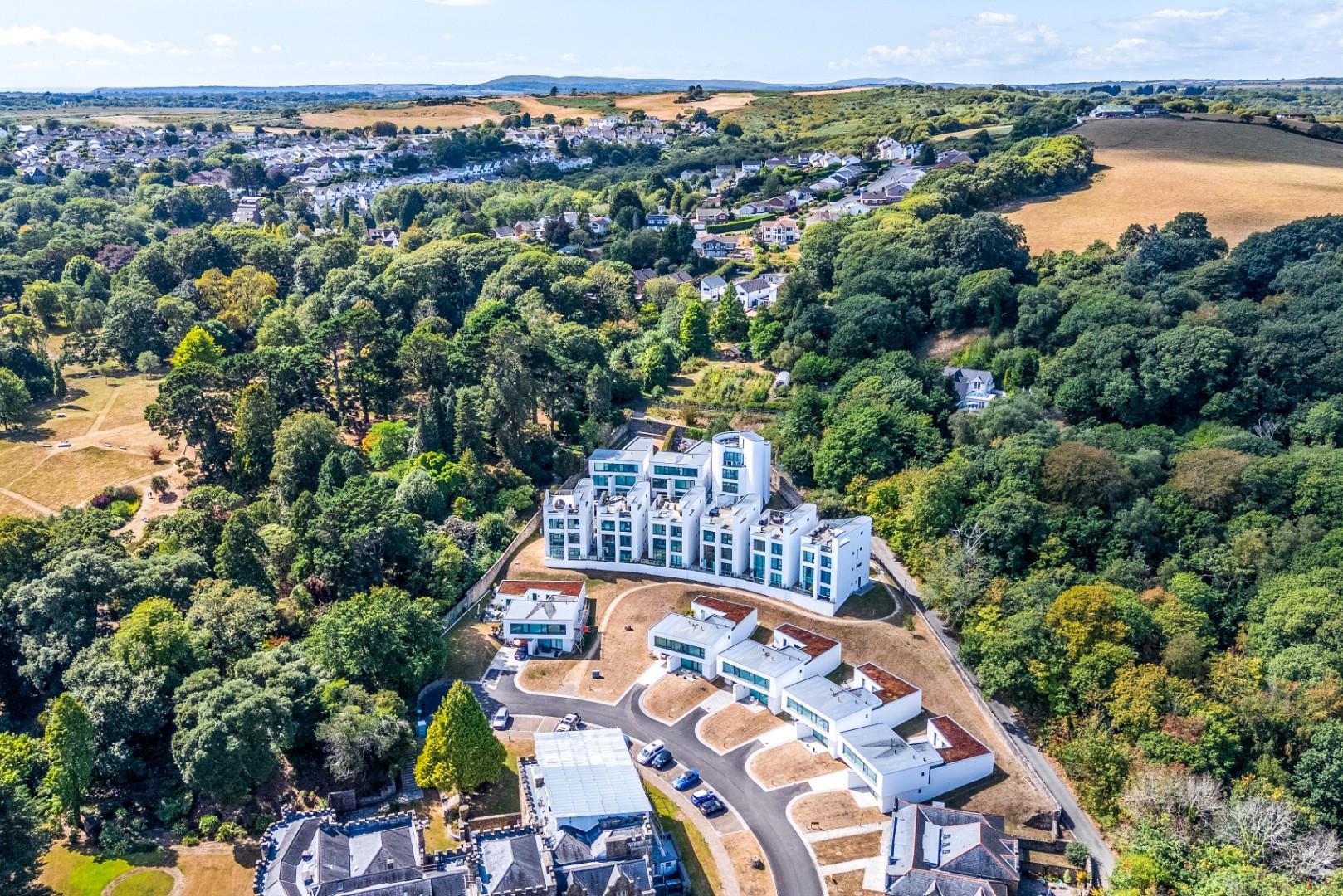 Upper Castle View, Blackpill, Swansea, SA3 5BY